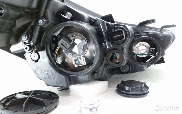 Фара левая Hyundai Elantra 5