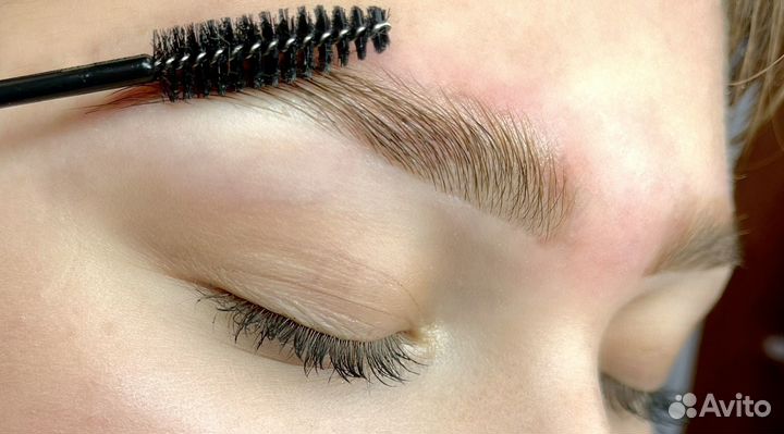 Наращивание ресниц /оформление бровей