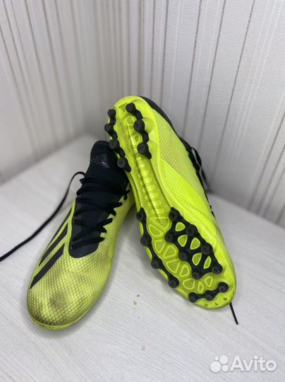 Футбольные бутсы adidas