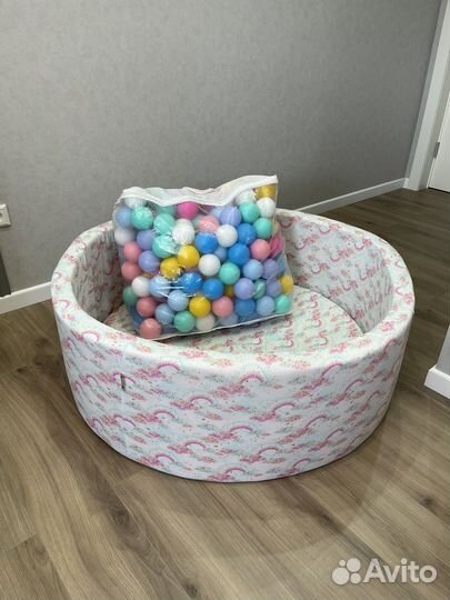 Сухой бассейн с шариками