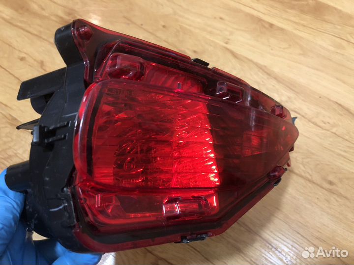 Противотуманный фонарь левый Toyota Fortuner 2