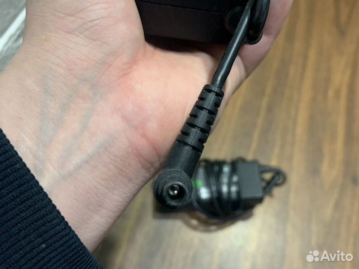 Оригинальнцй блок питания sony 19.5v 3.9a