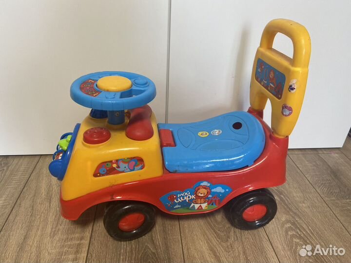 Машинка каталка толокар