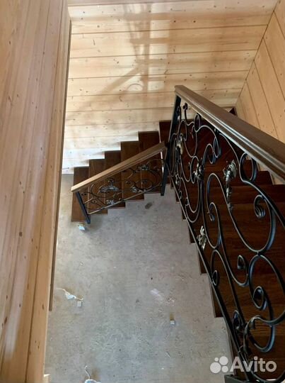 Перила деревянные для лестниц