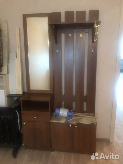 Вешалка в прихожую