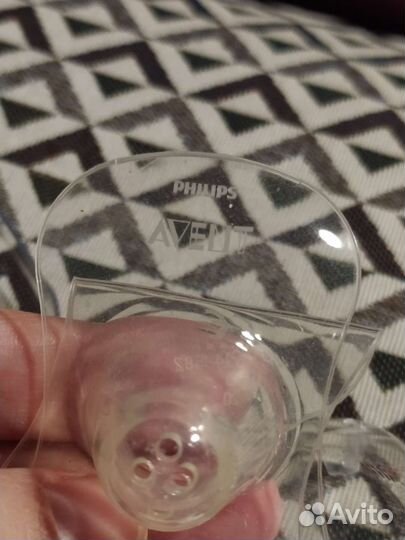 Защитные накладки на грудь Avent 4 штуки