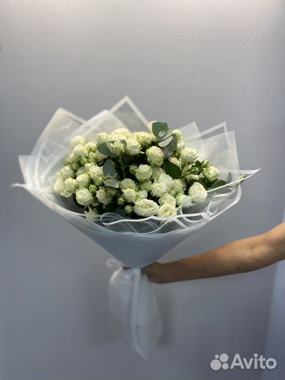 Цветы/Букет кустовых белых роз