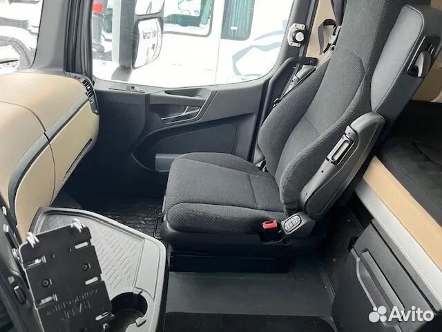 Mercedes-Benz Actros 1942, 2022