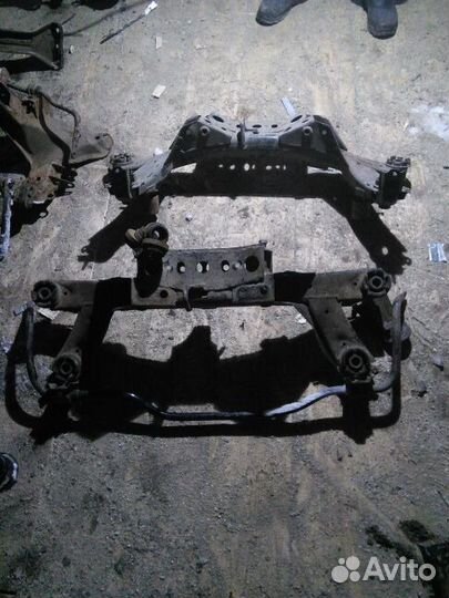 Подрамник задний тойота авенсис 2