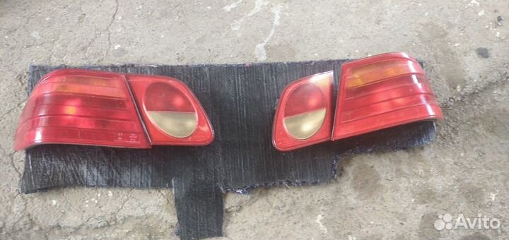 Фары задний на Мерседес е210