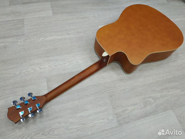 Новая акустическая гитара