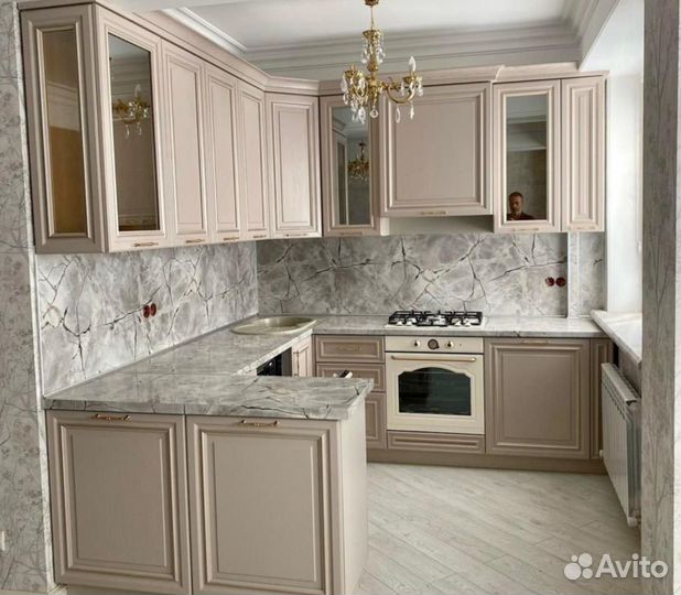 Кухня угловая с островком