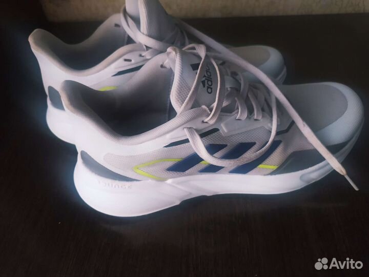 Кроссовки adidas