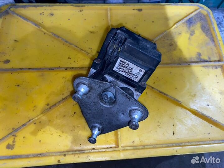 Блок abs Volkswagen Lt 2.5 AVR/ANJ 2003