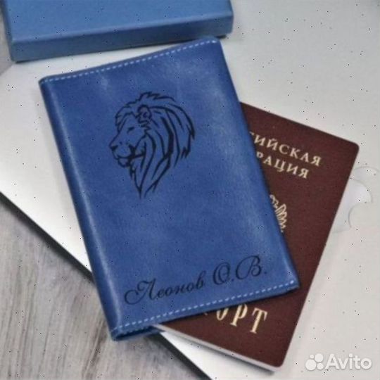 Обложка из кожи на паспорт с отсеками под карты