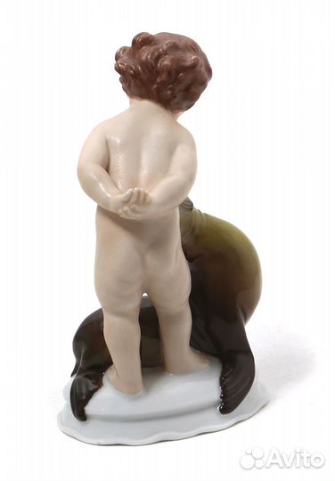 Фарфоровая фигура 