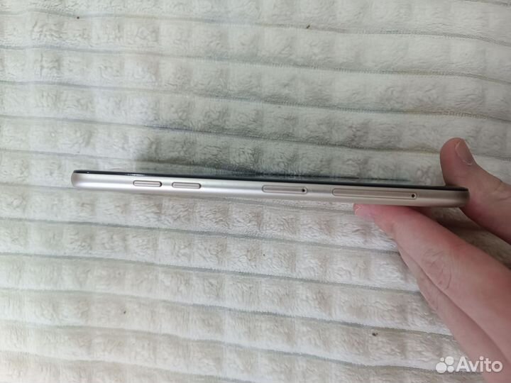 Samsung Galaxy A6, 3/32 ГБ