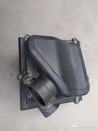 Корпус воздушного фильтра Ford Scorpio 1994-1998