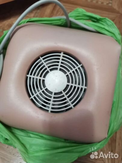 Настольный пылесос для маникюра