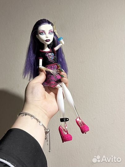 Кукла Монстер Хай. Спектра Вондергейст