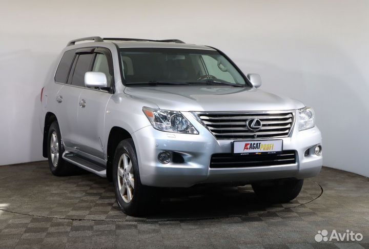 Lexus LX, 2010