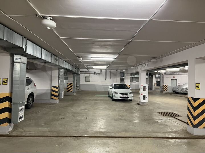 Машиноместо, 12 м²