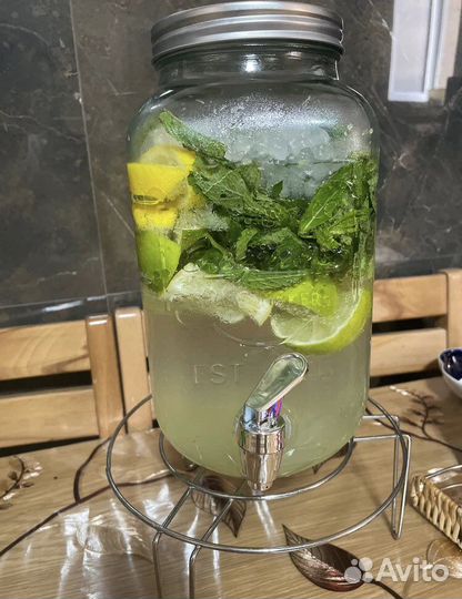 Лимонадница с краном