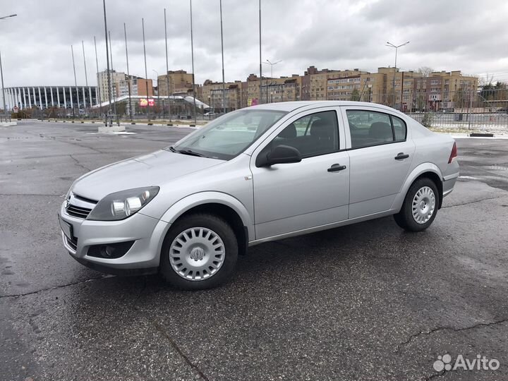 Opel Astra 1.6 МТ, 2013, 92 000 км