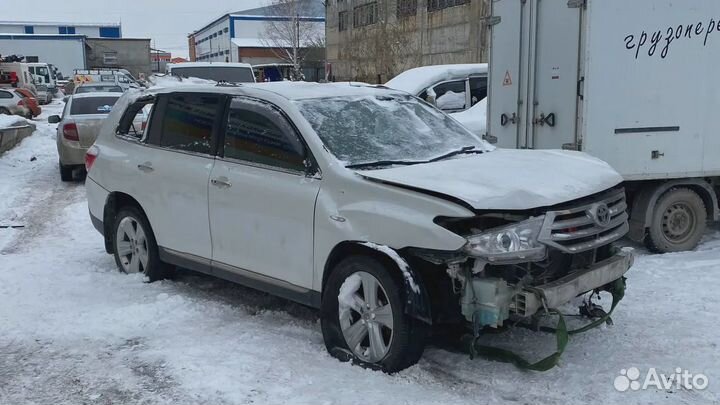 Пол багажника левый Toyota Highlander 2 (XU40) 584