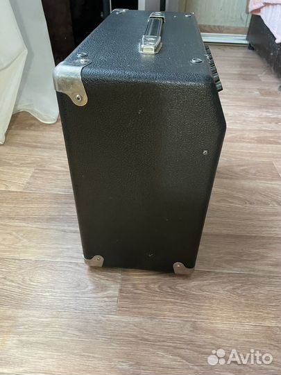 Гитарный комбоусилитель: Fender Frontman 25r