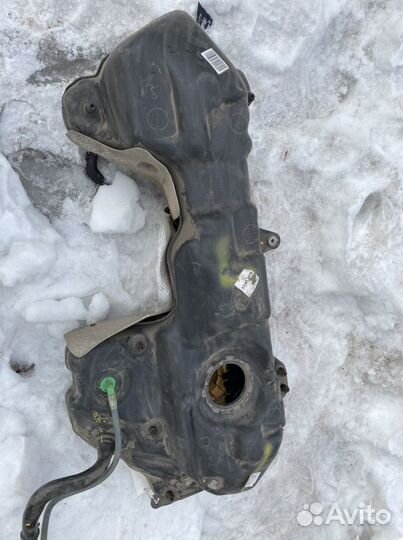 Бензобак Audi Q7 4M0201060CH