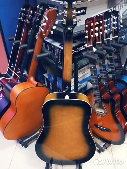 Акустическая гитара martinez