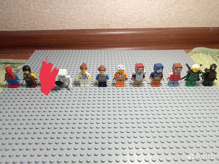 Lego минифигурки в хорошем состоянии