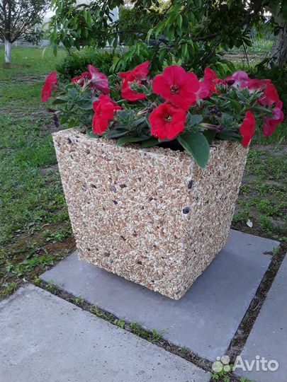 Вазон уличный для цветов