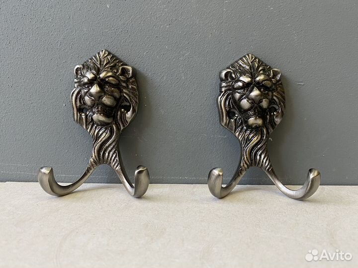 Крючок настенный Лев Старое Серебро