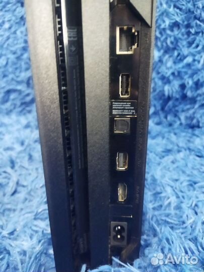 Продам Приставку PlayStation 4 pro 1tb