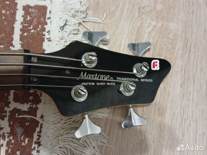 Бас гитара Maxtone