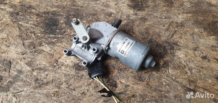 Моторчик стеклоочистителя передний Opel Corsa D 2