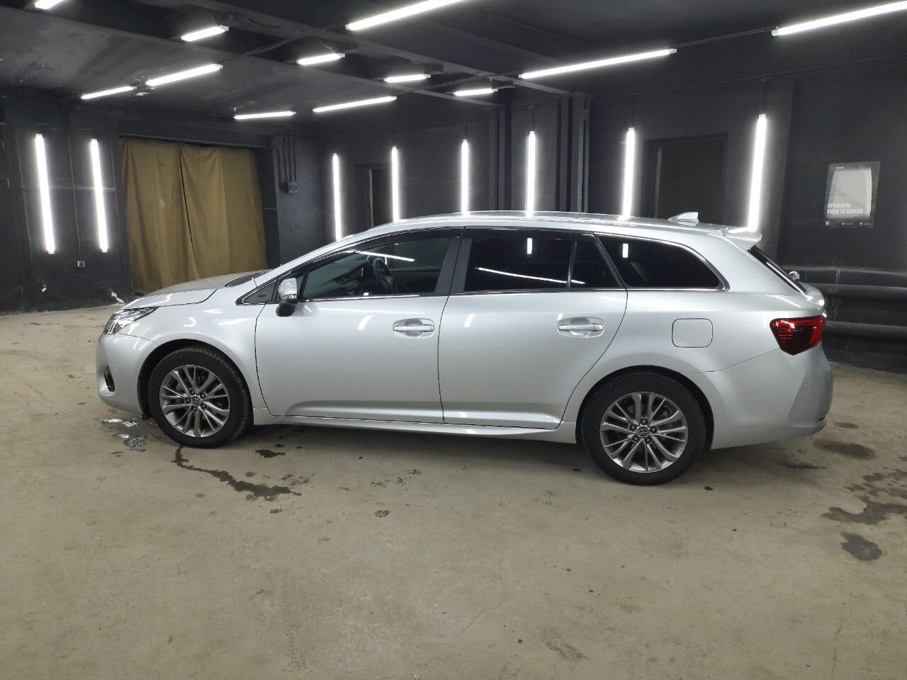 Toyota Avensis: фото владельца