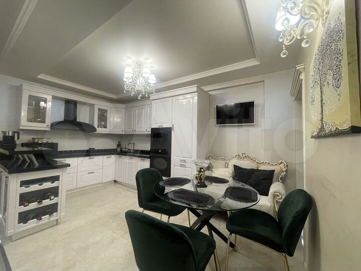 2-к. квартира, 61 м², 3/15 эт.