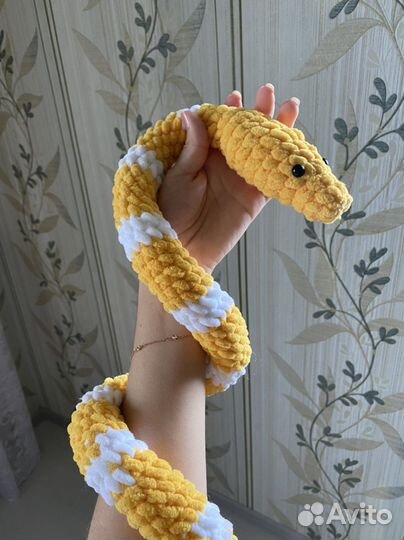 Змея вязанная новая