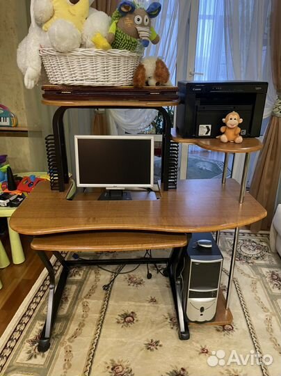 Компьютерный стол