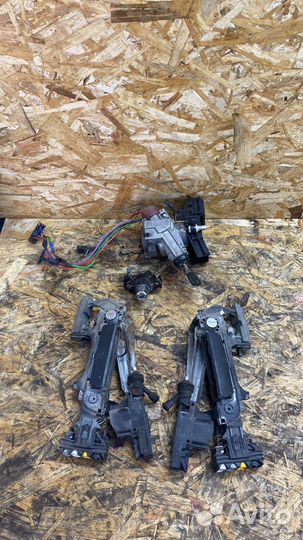 Комплект личинок с ключом BMW 5,E34