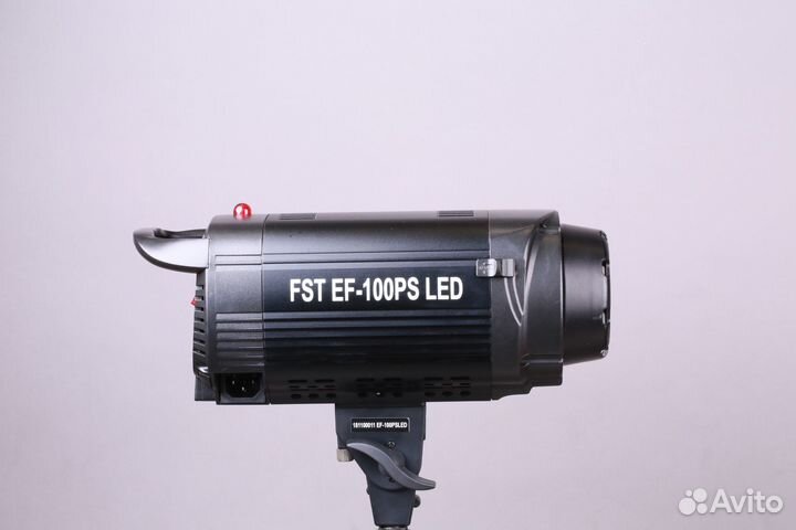 Постоянный свет FST EF-100PS LED 5600К