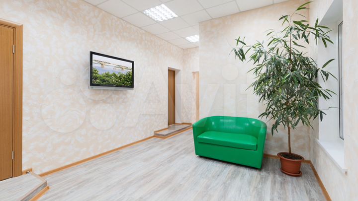 Комната 17 м² в 8-к., 2/2 эт.