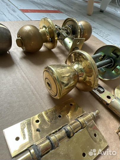 Дверная фурнитура