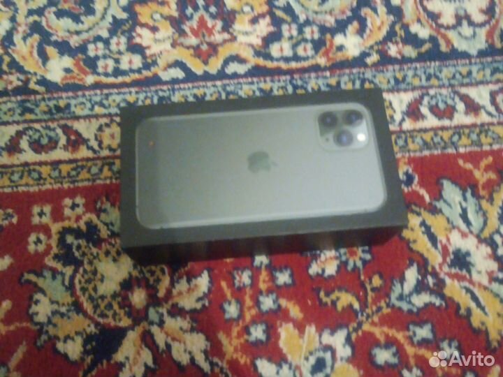 Коробка iPhone 11