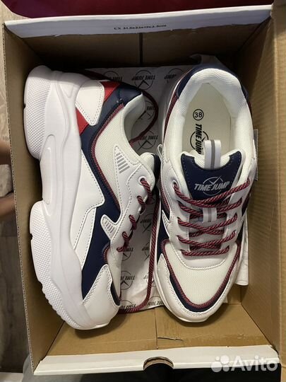 Кроссовки 38 размер