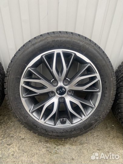 Колеса kia k5 r17 зима 5шт