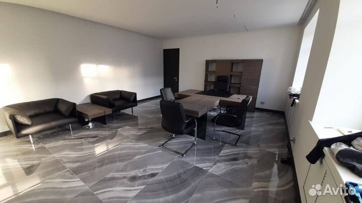 Офисный стол